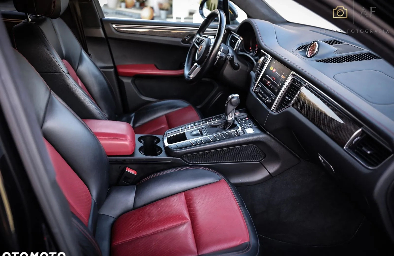 Porsche Macan cena 159900 przebieg: 189000, rok produkcji 2016 z Radom małe 781